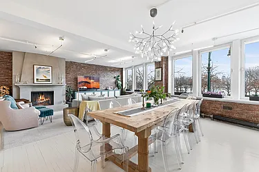 Sold by The SIMPLE Real Estate Co