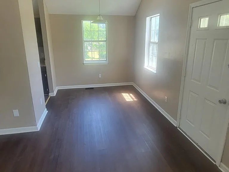 5412 School St — Photo 22
