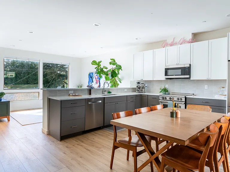 Open, bright and modern living