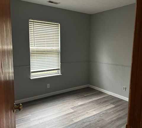 5th image of 245 Bluegrass Dr