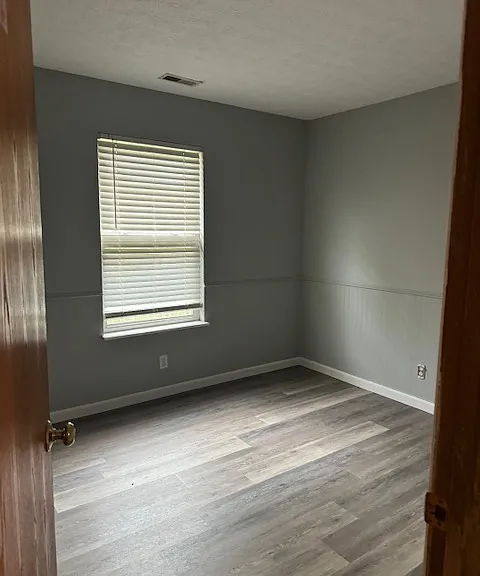 245 Bluegrass Dr — Photo 3