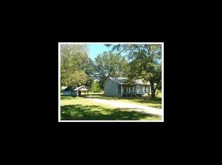 7120 Shady Ln, Moss Point, MS 39562