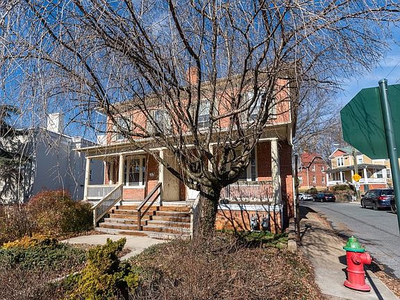 4th image of 138-140 N Coalter St #138 & 140