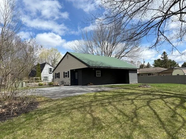 21990 Admirals Walk, Watertown, NY 13601
