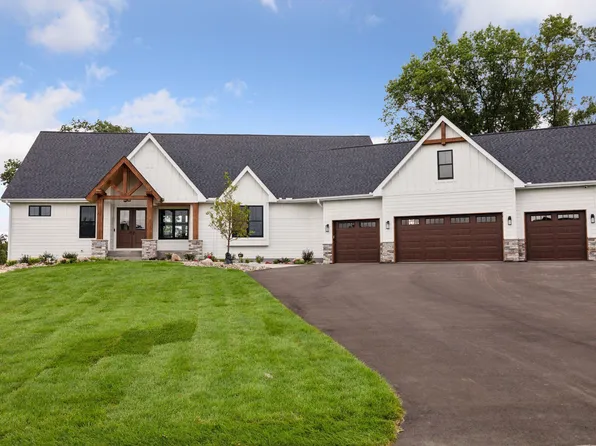 2374 Swedish Dr NE, Ham Lake, MN 55304