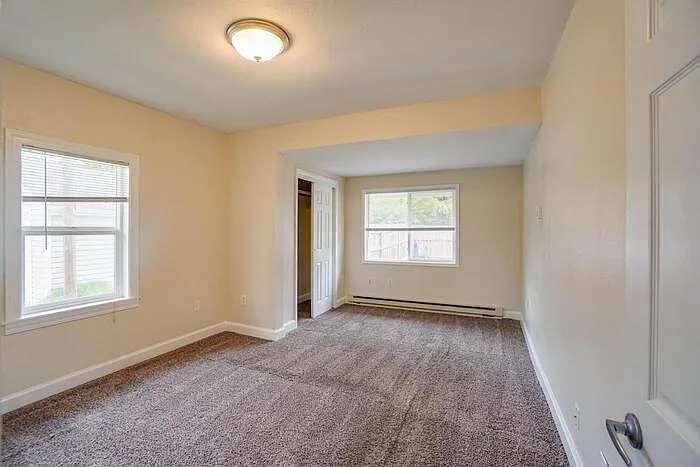 944 Dale St — Photo 18