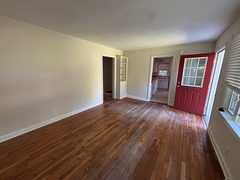 229 Urban Dr — Photo 4