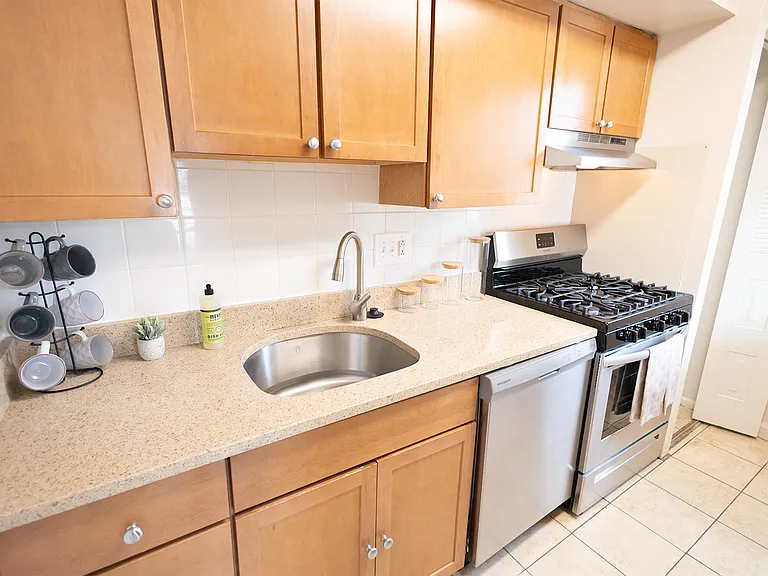 Woodmere Apartments — Photo 12