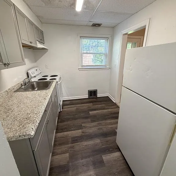 730 West St — Photo 8