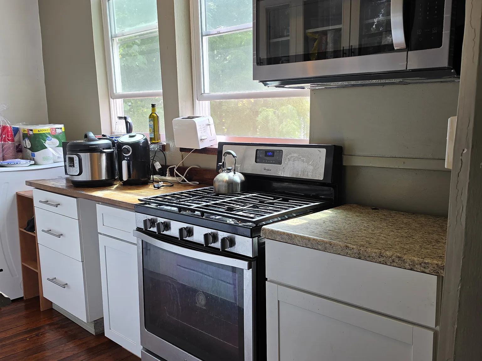 8 bed, 3.5 bath, 3600 sqft, $7,200 — Photo 3