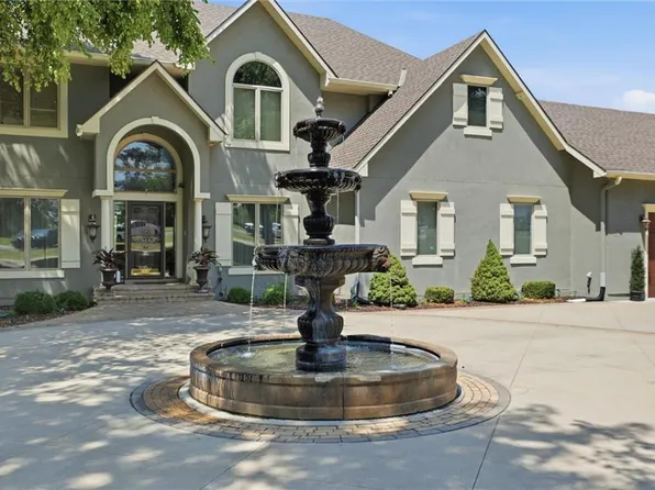 12808 Hollingsworth Rd, Kansas City, KS 66109