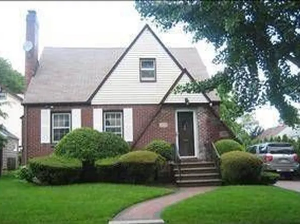 67 Dohrmann Ave, Teaneck, NJ 07666