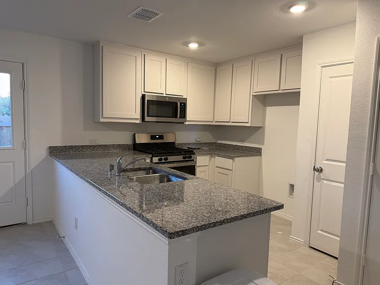 3352 Beckwith Way — Photo 4
