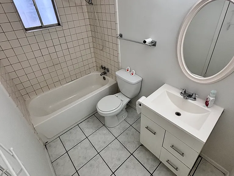 1400 Milmo Dr — Photo 10