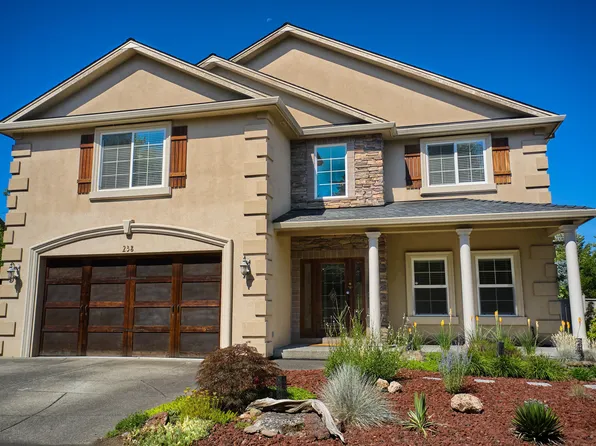 238 Fieldbrook Ct, Medford, OR 97504