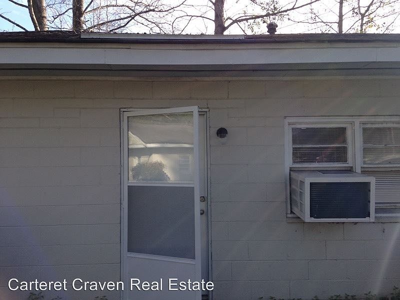 2nd image of 100 Vine St APT 1
