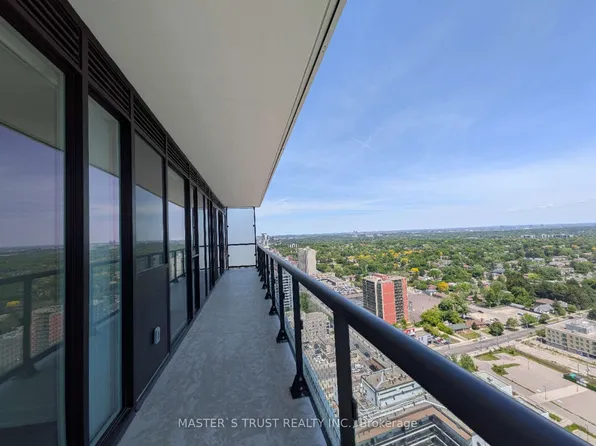 5858 Yonge St, Toronto, ON