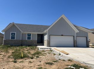 665 W Butterfield Dr, Nixa, MO 65714