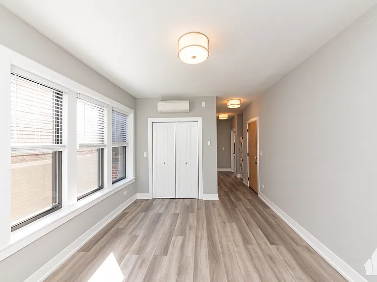3943.5 N Janssen Ave #2E — Photo 6