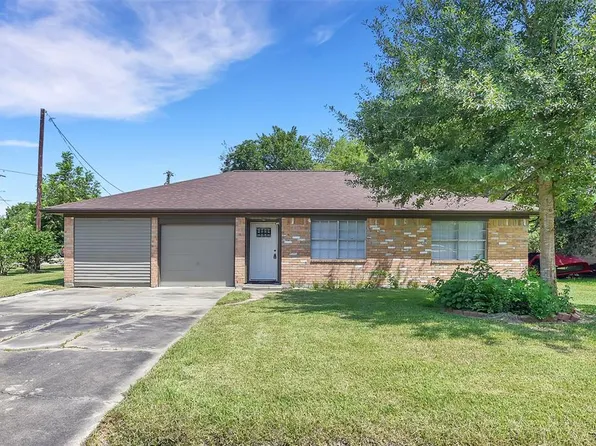 4701 E 31st St, Dickinson, TX 77539