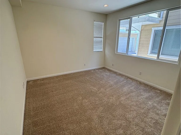 942 Sartori Ave — Photo 4