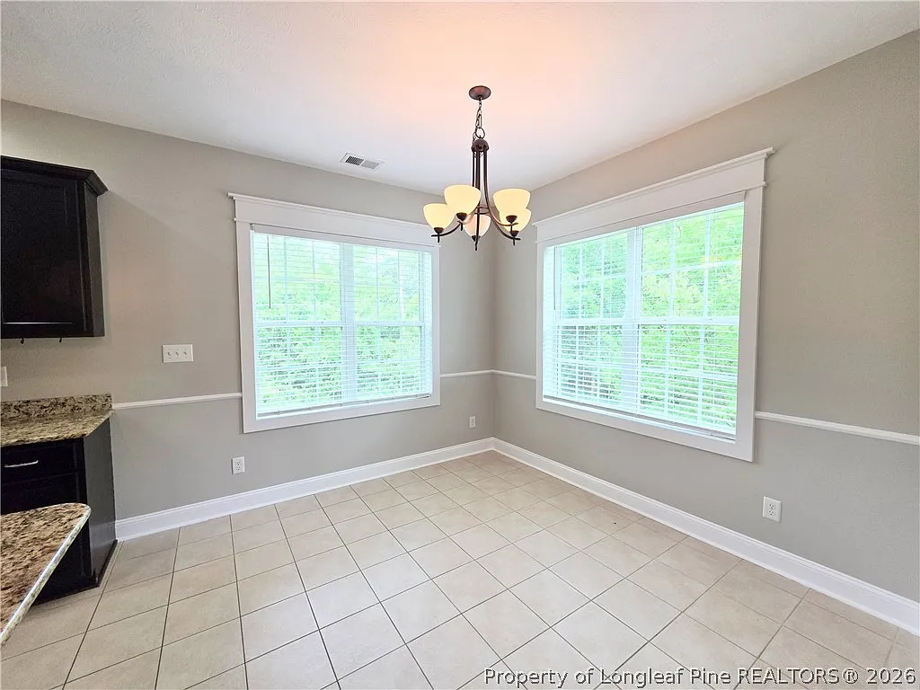 4 bed, 3.0 bath, 2201 sqft, $2,299 — Photo 4
