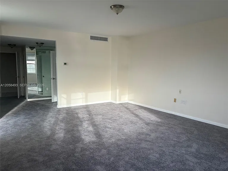 5255 Collins Ave #6J — Photo 9