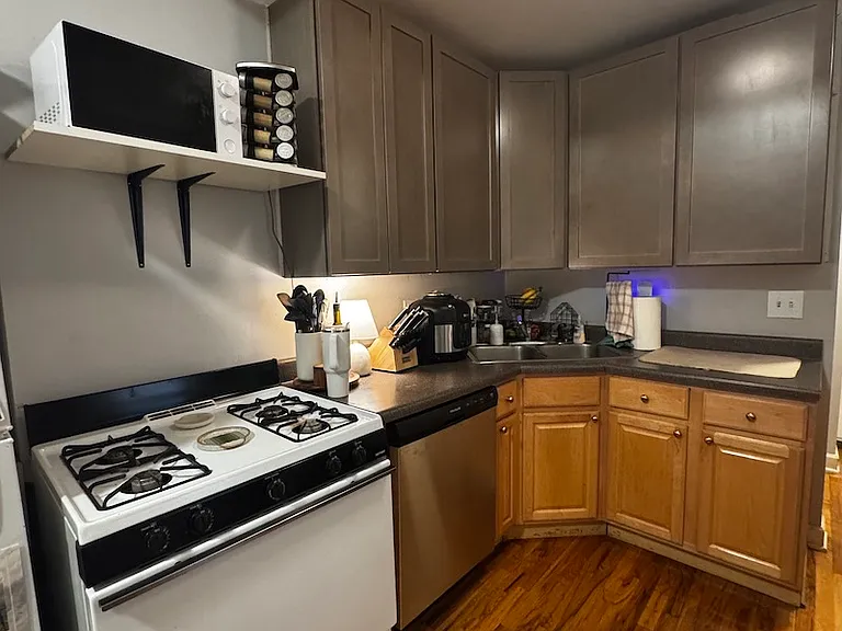 2315 N Greenview Ave #1B — Photo 7