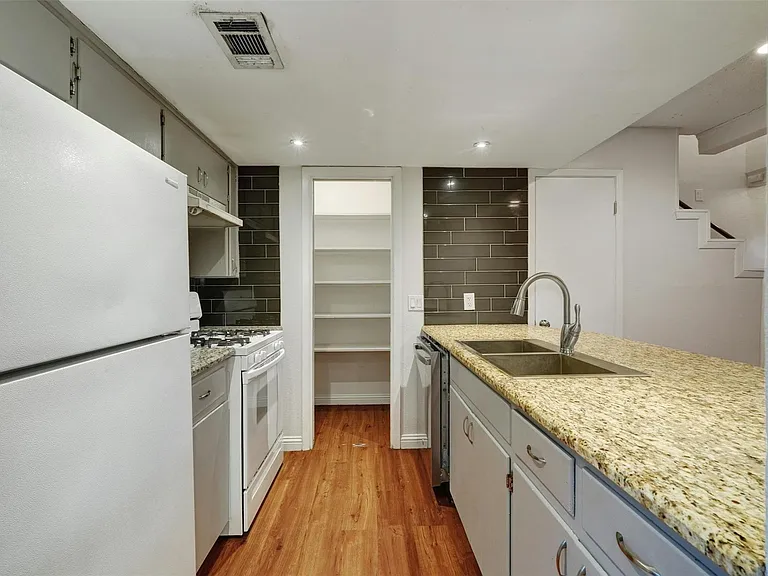1302 E Saint Johns Ave #A — Photo 7