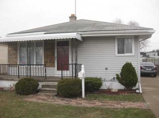 24916 Hayes Ave, Eastpointe, MI 48021