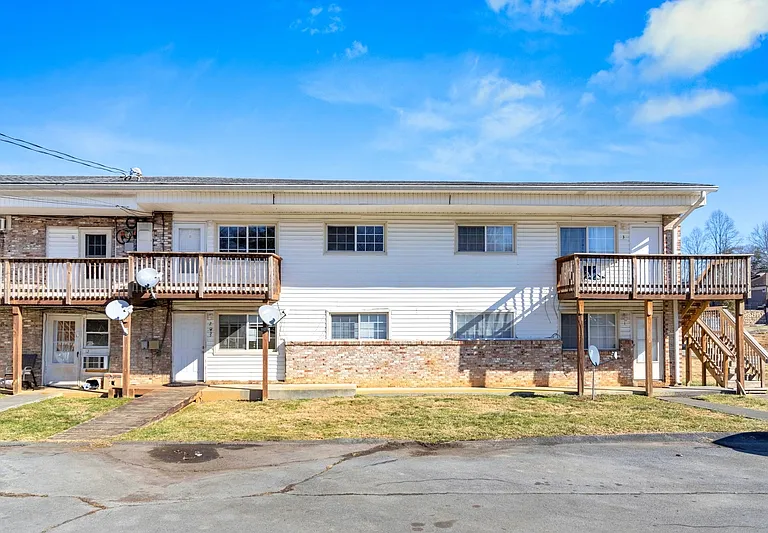 707 Carter Sells Rd #4 — Photo 1