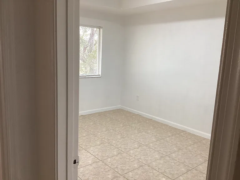 2736 SE 15th Rd #18 — Photo 19