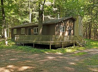 2823 Neahtawanta Rd, Traverse City, MI 49686