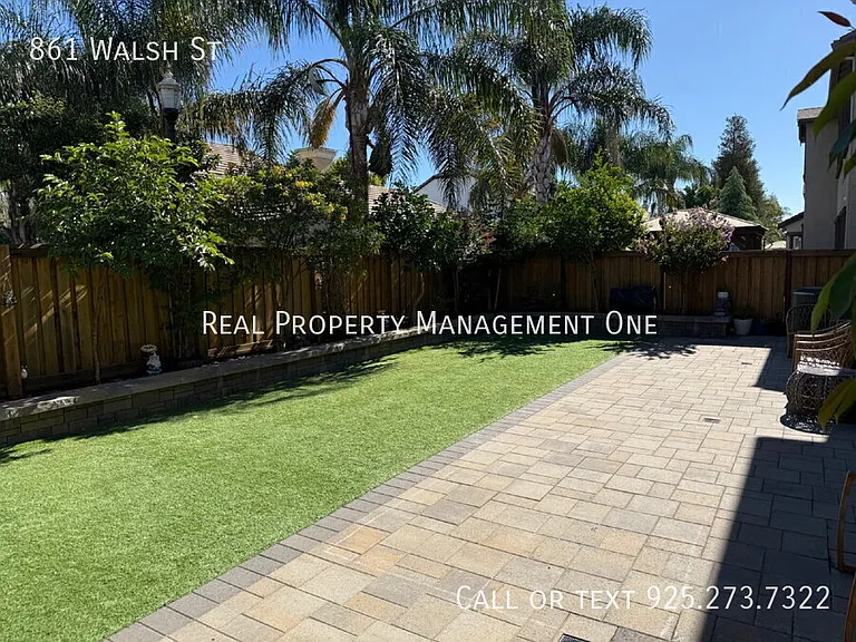 861 Walsh St — Photo 25