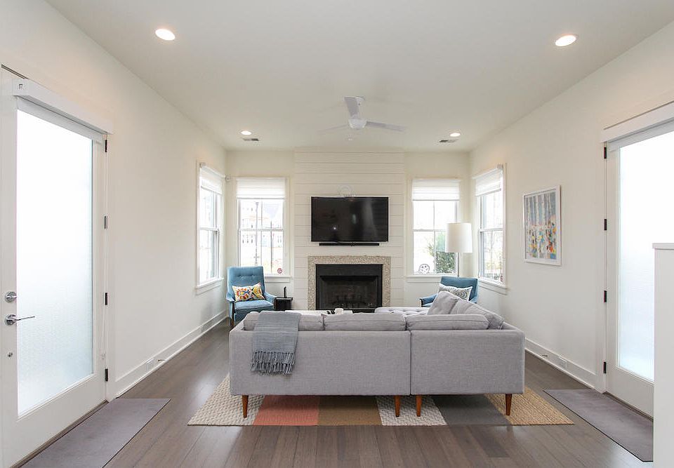 1st image of 4401 Avery Ave