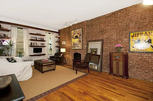 Sold by City Connections Realty | media 8