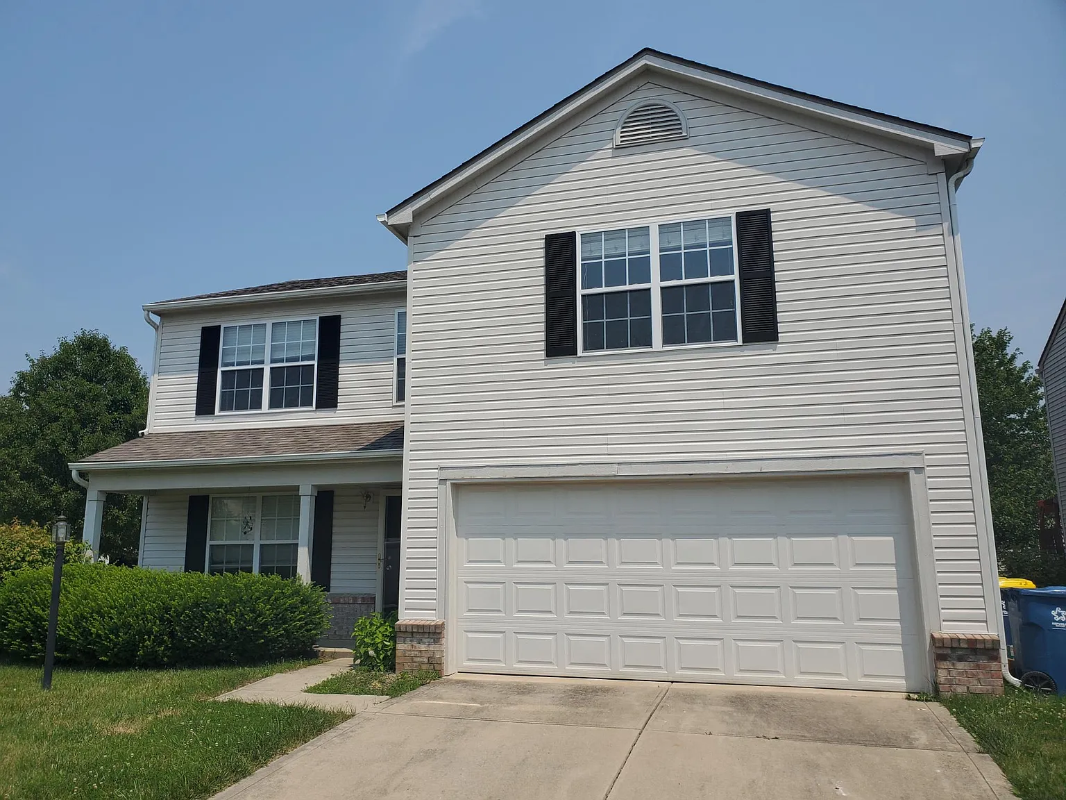 3 bed, 2160 sqft, $2,175 — Photo 1