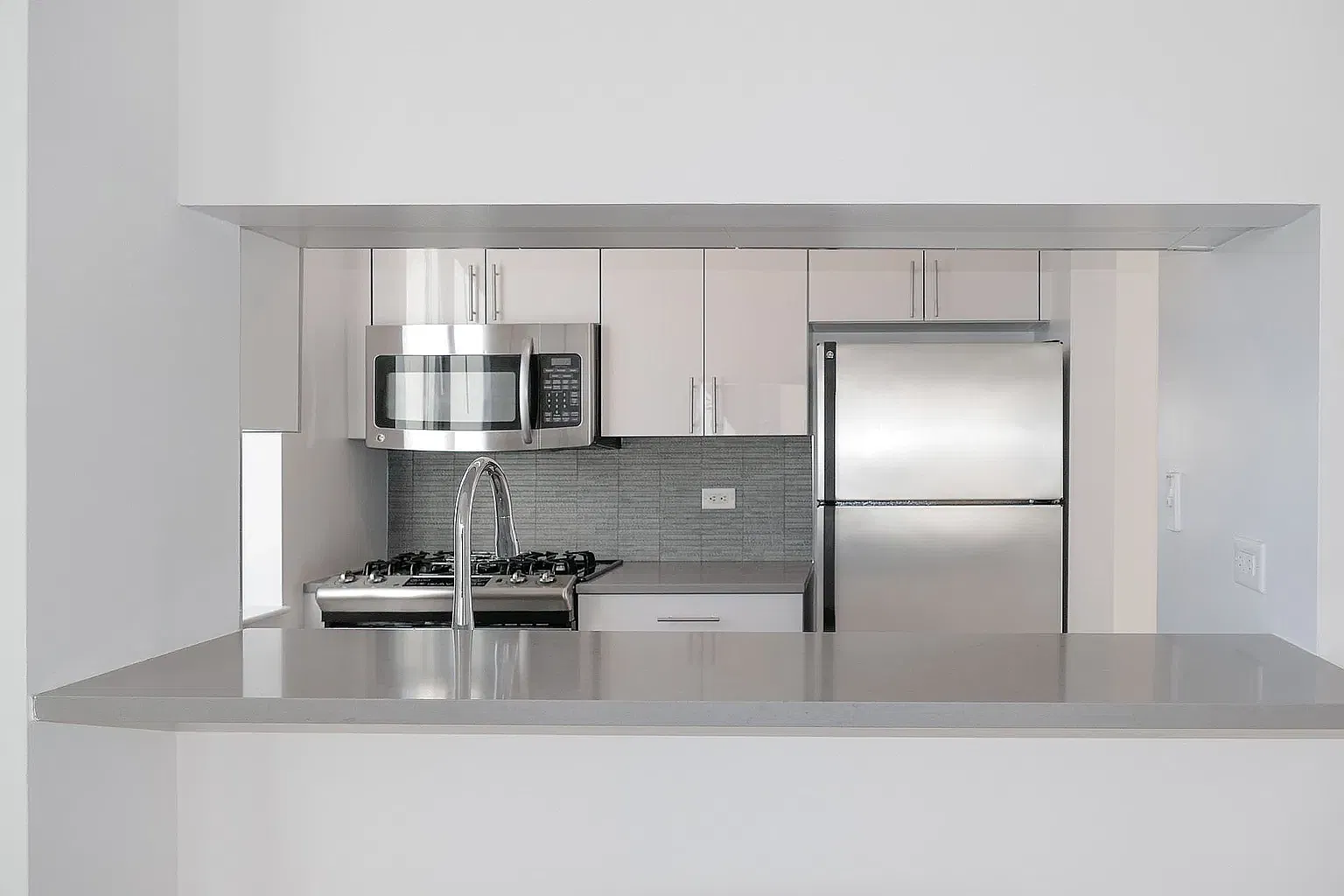 150 East 44th Street — Photo 4