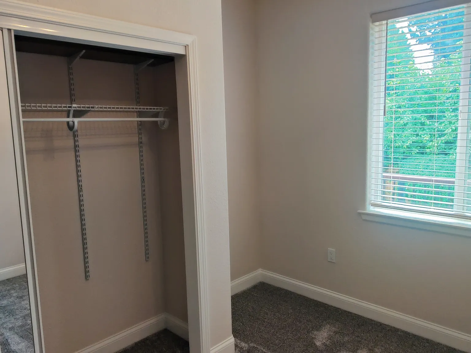 4 bed, 2269 sqft, $600 — Photo 3