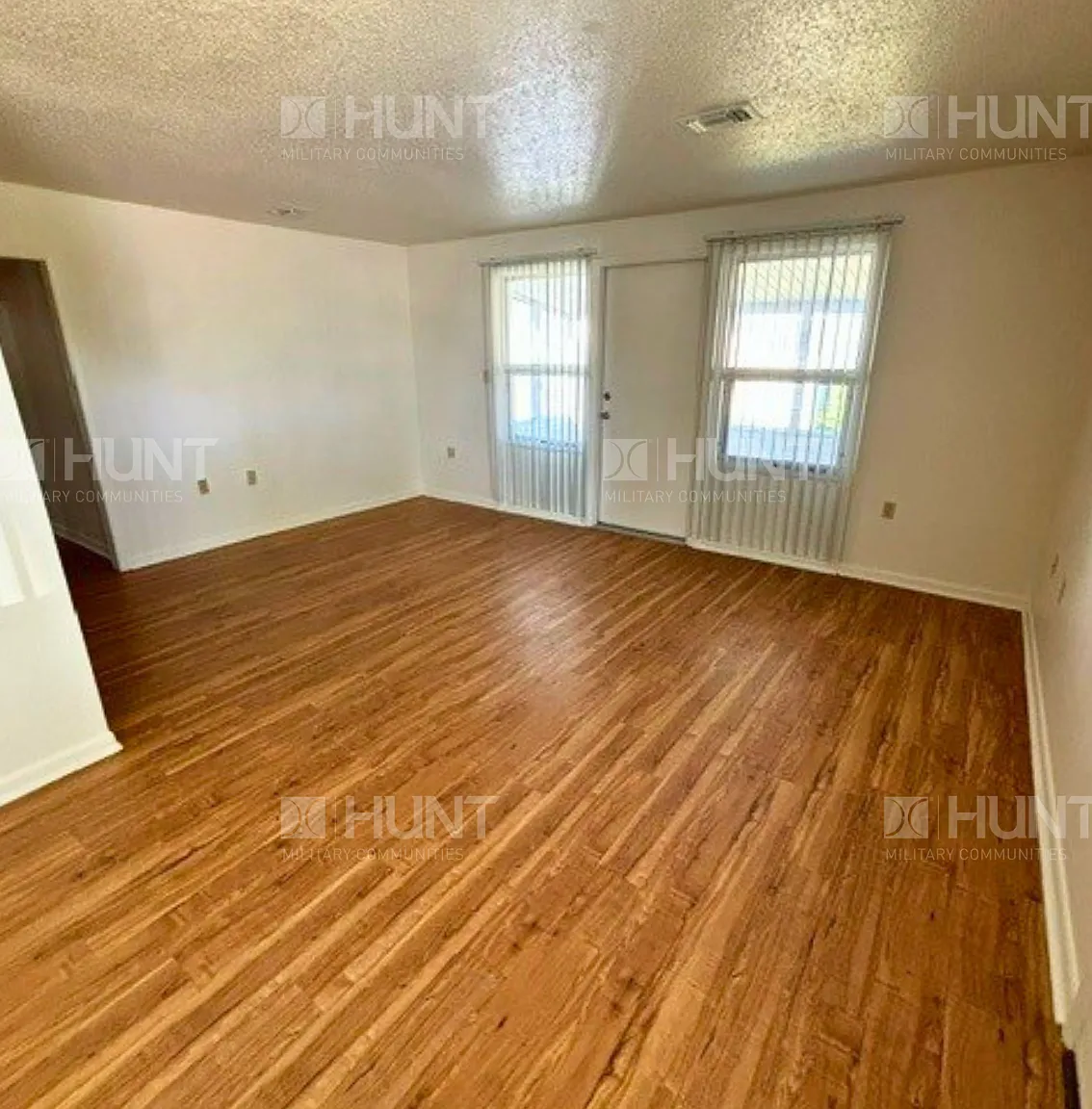 3 bed, 1.5 bath, 1280 sqft, $1,625 — Photo 2