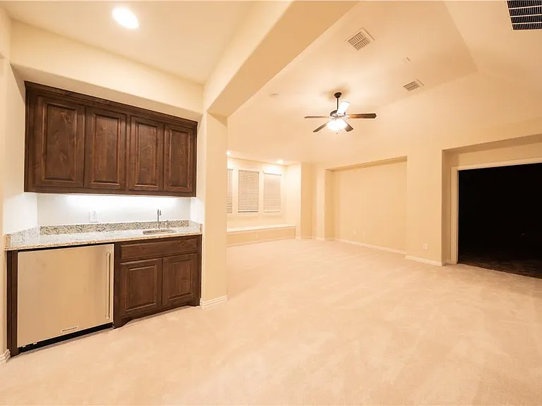 879 Grassy Shore Ct — Photo 10