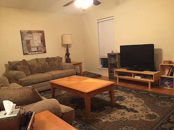 3rd image of 710 Red Oak Dr