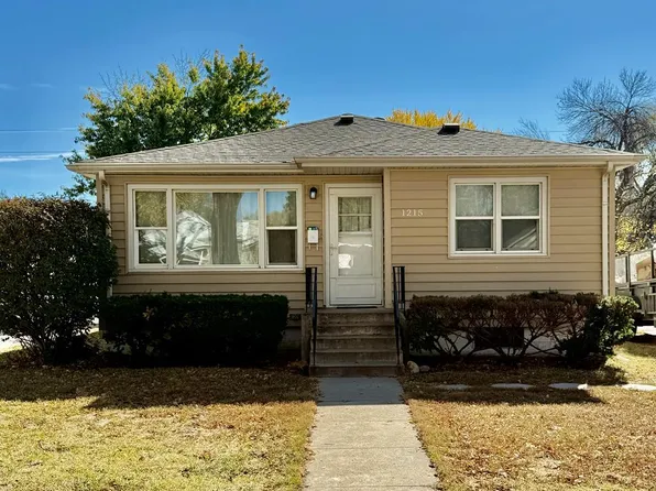1215 W 8th St, Grand Island, NE 68801