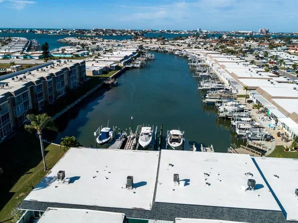 128 Boca Ciega Point Blvd N, Saint Petersburg, FL 33708