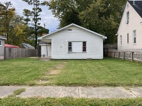 1003 E Noleman St, Centralia, IL 62801