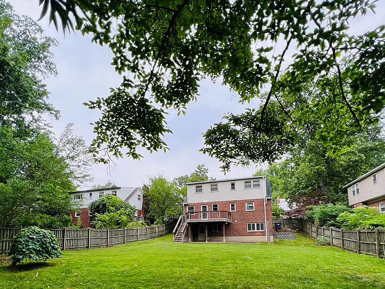 2220 Primrose Dr — Photo 33