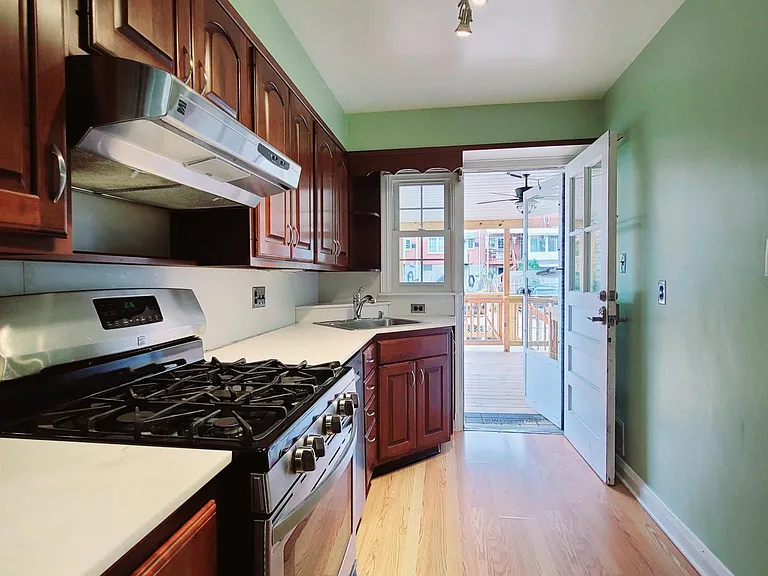 1822 Darrich Dr — Photo 5