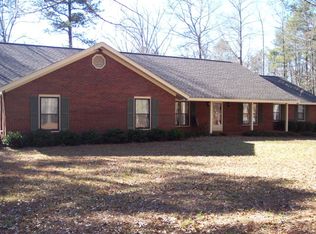 1060 Deer Run Dr, Ellerslie, GA 31807