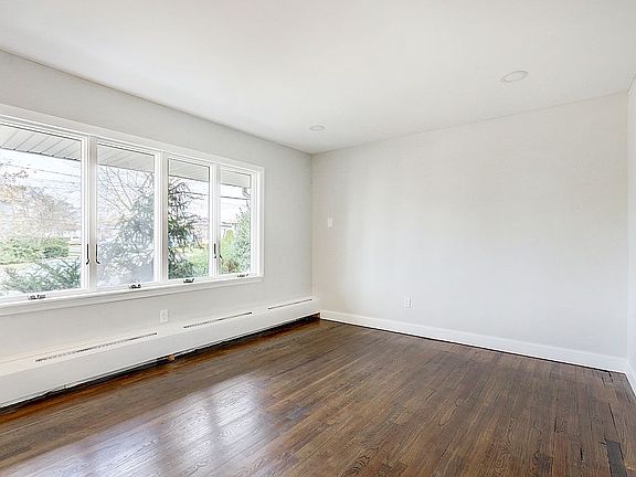 5th image of 67 N Burling Ln