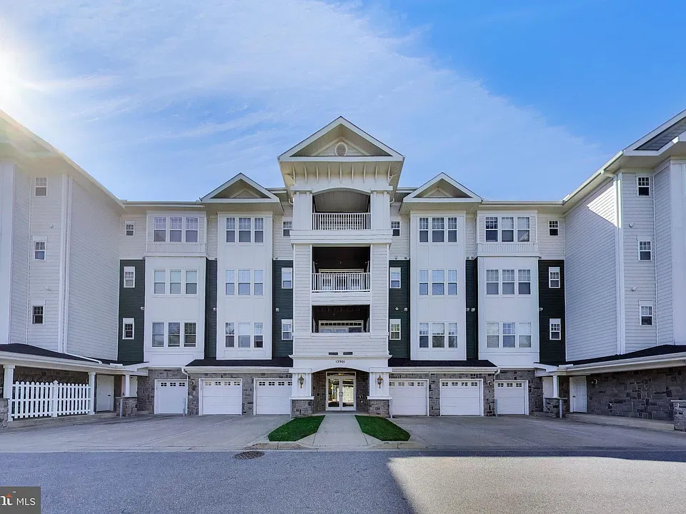 13901 Belle Chasse Blvd #215